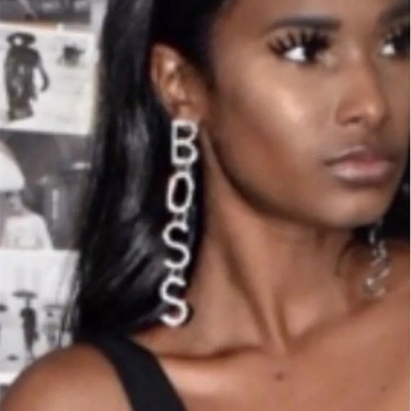 Jewelry - ⚜️[𝗡𝗪𝗧]⚜️BOSS Long Crystal Dangle Earrings NEW